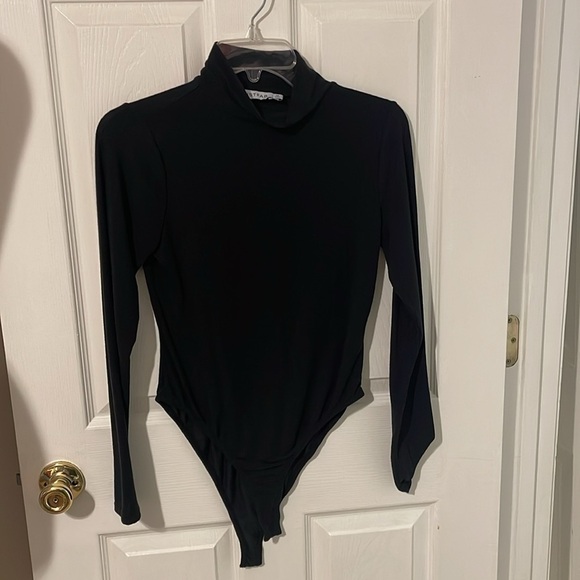 5 for $25 JustFab Mock Neck Bodysuit Black size Medium‎ - Picture 3 of 4